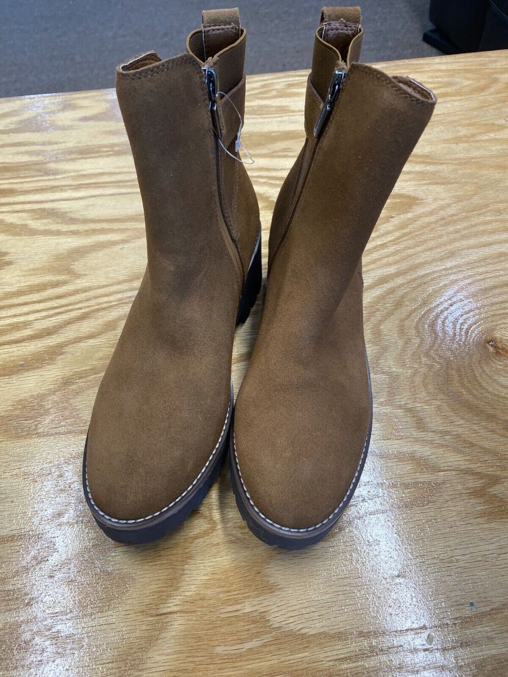 Blondo Dahlia Chelsea Boots Women's 9 M Brown Suede Zip Fashion Waterproof S66